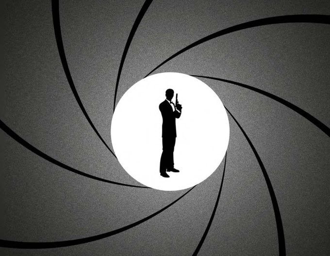 007 ja lupa painaa